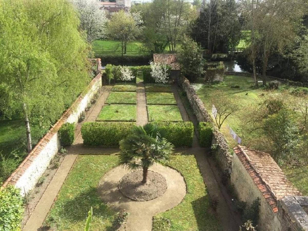 Résidence les Jardins de la Seugne Jonzac Extérieur photo